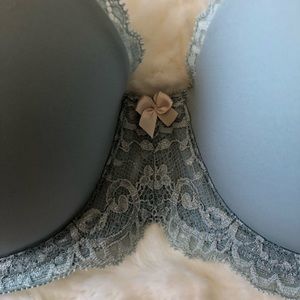 VS NWOT Light Blue Lined Demi Bra w/ Lace - 36C